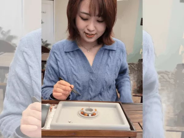 【３】選んだパワーストーンやオプションパーツをデザインボードに並べます❣